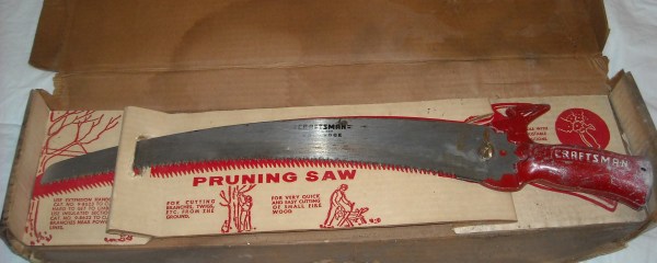 An arborists saw (or pruning saw) is the older brother to the decidedly less delicate but more productive chainsaw. I like to think of chainsaws as the football captains of the tool world.