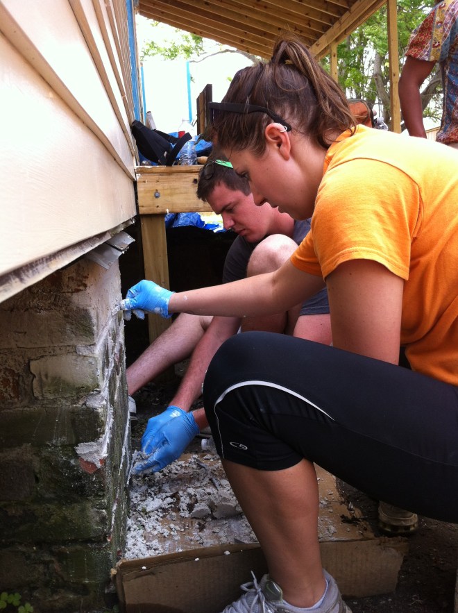 Fixing brick piers, 2012 (Picture taken by Historic Green)